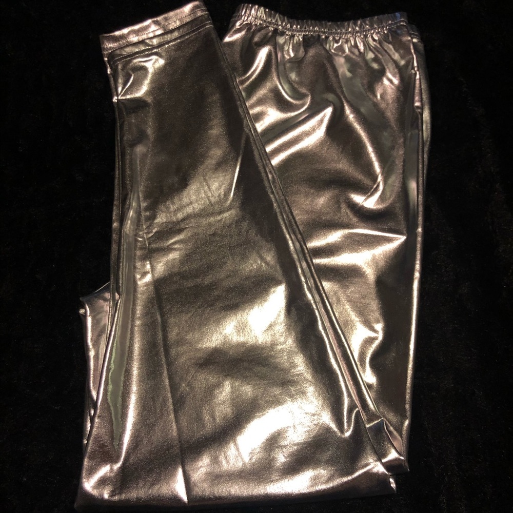 Plus size silver metallic leggings